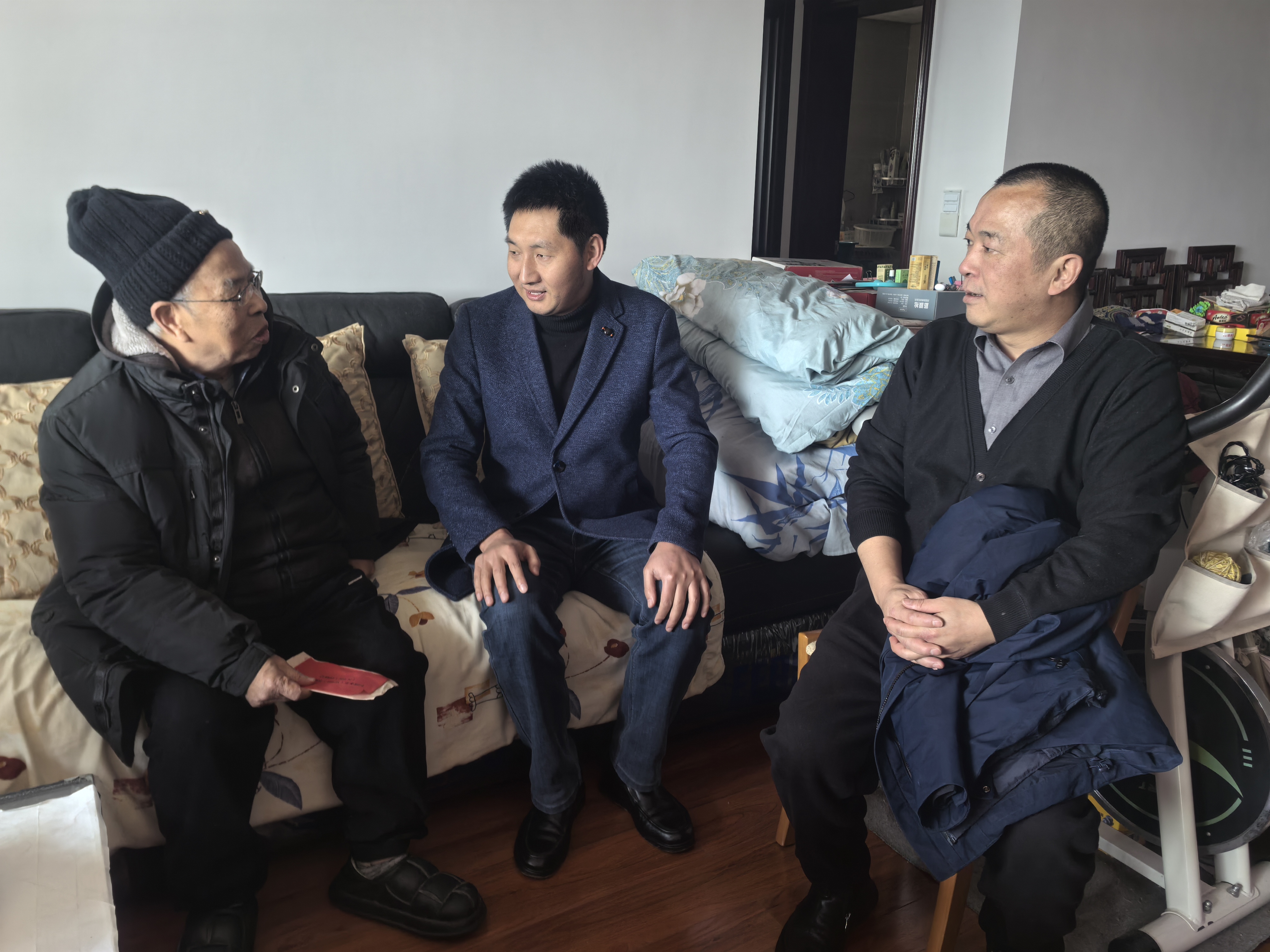 109队开展“两节”期间走访慰问活动